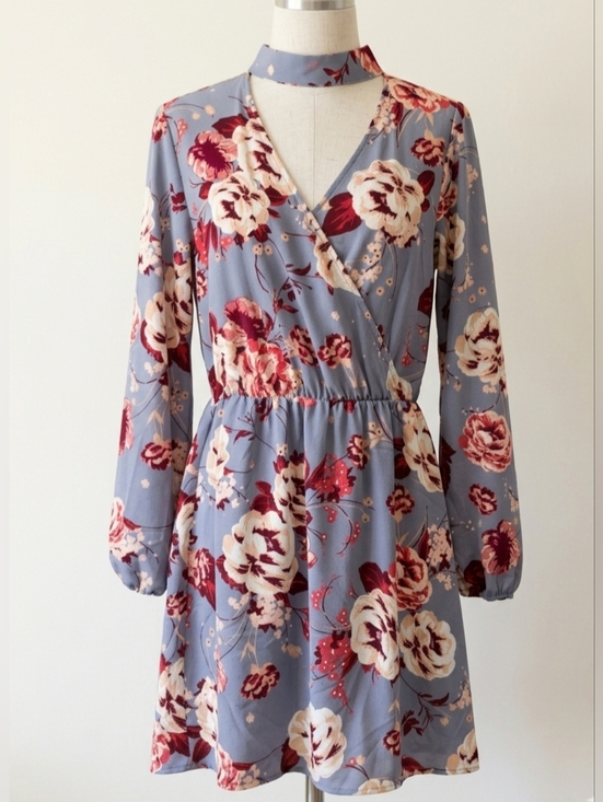 Charlotte Russe Dresses & Skirts - Powder blue floral choker dress​